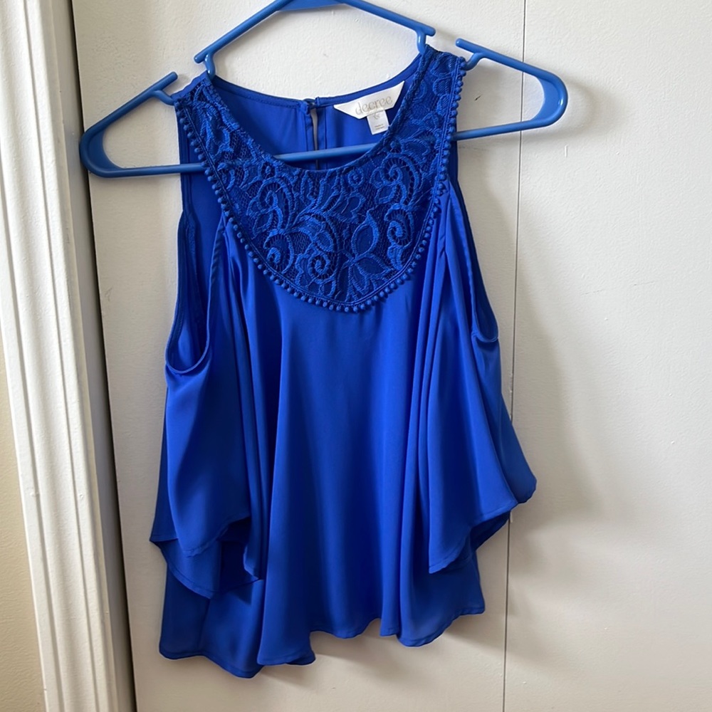 NWOT XS decree top